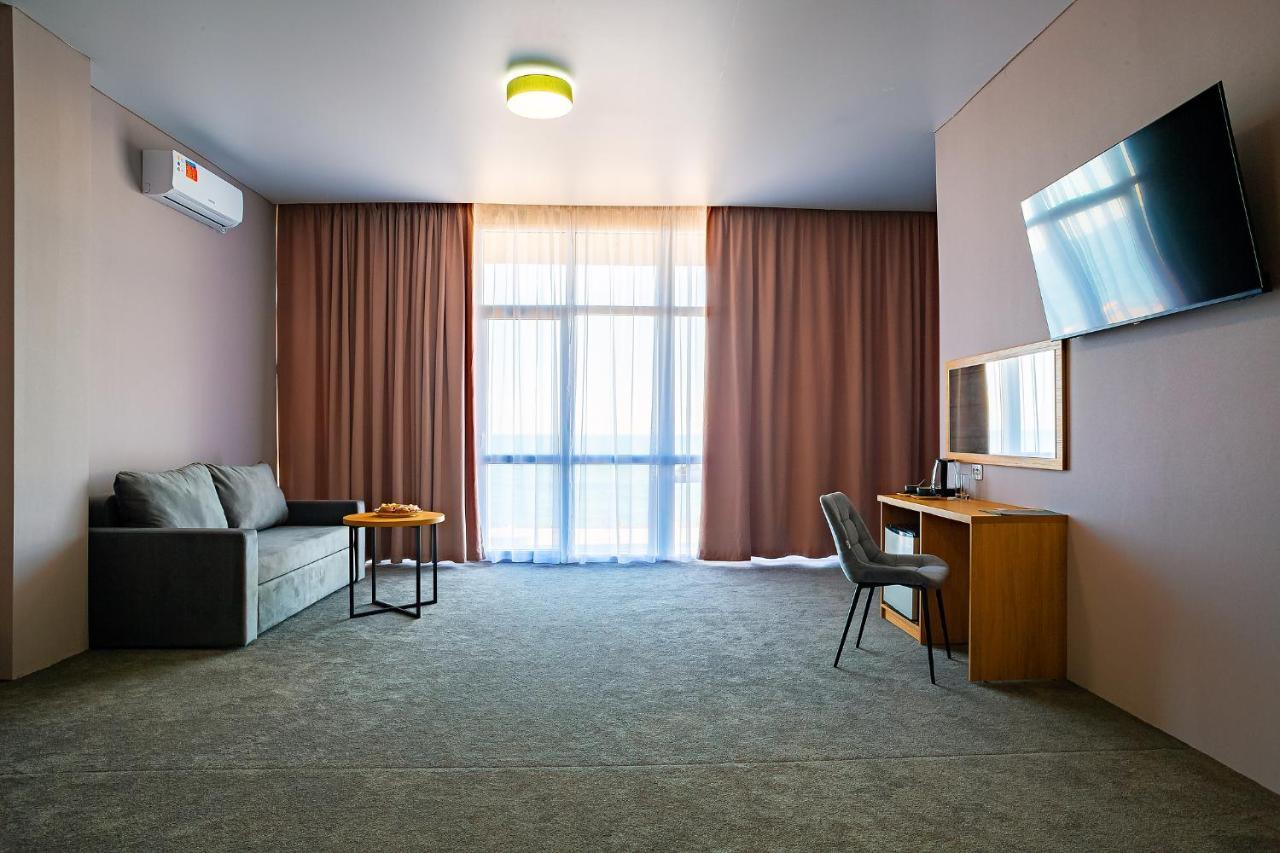 Green Land Hotel Gantiadi Extérieur photo